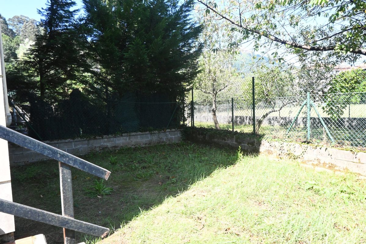Planta baja con jardín y terraza en Ampuero