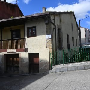 DSC_0299 Casa en venta Ampuero para rehabilitar