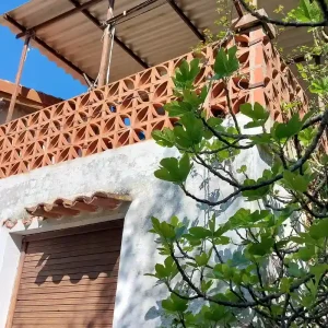 terraza-camino Casa en Ampuero para reformar